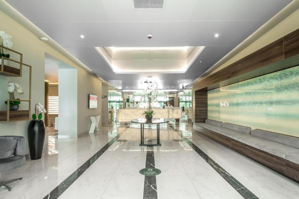 Orbit City Batumi Hotel Exterior photo